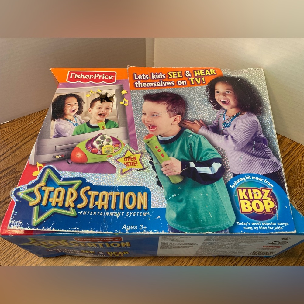 NIB Fisher-Price Kidz Bop Star Station Entertainment System, 2005 Mattel Ages 3+